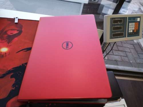 **limited edition**DELL INSPIRON 5558*i5-5200U*4gb RAM*1000GB HDD*METALLIC RED*WAVES
